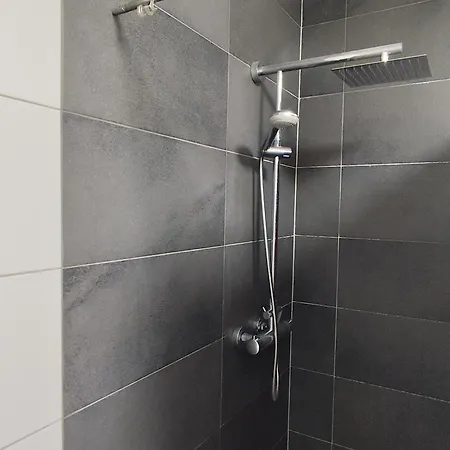 בית אירוח Im Haus Mit Garten *