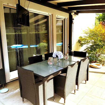 Im Haus Mit Garten * סנט וולנטין