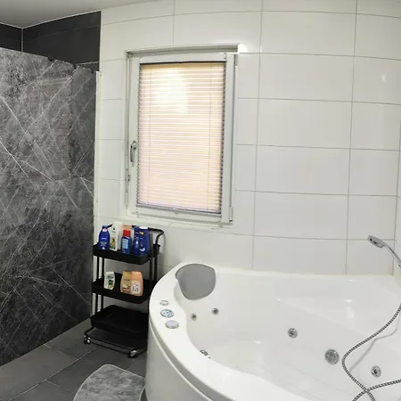 בית אירוח Im Haus Mit Garten